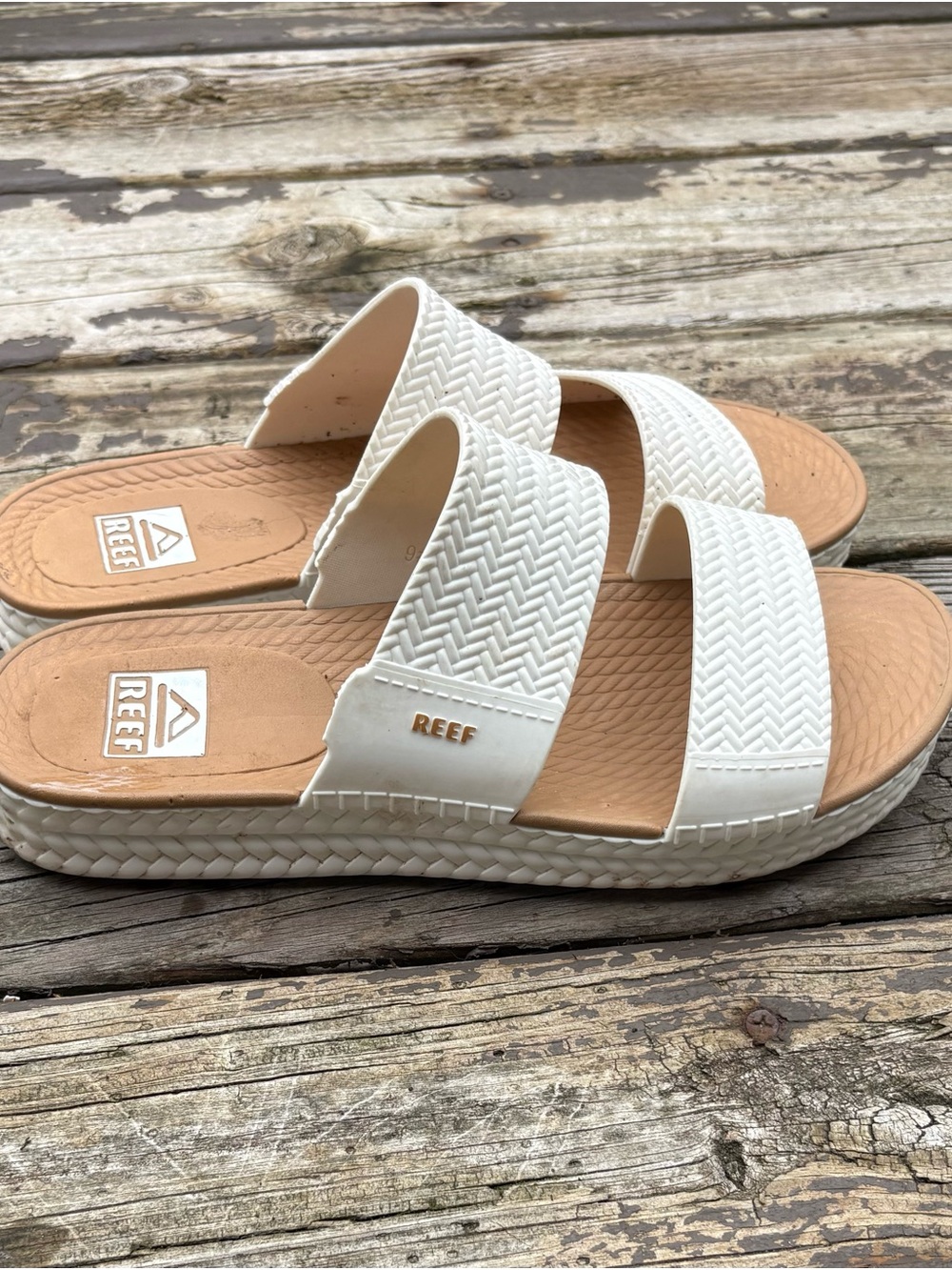 Reef Women’s White Double-Strap Slide Sandals size 9